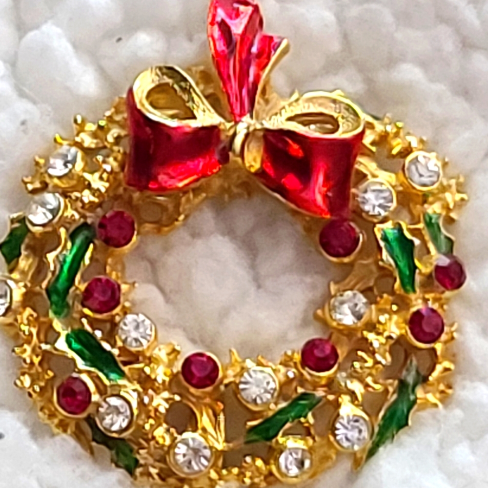 5 Christmas Pins